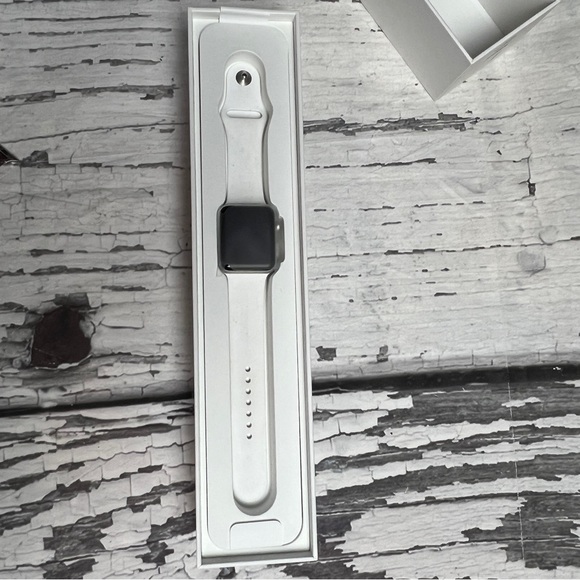 Apple Watch - Series 2 - Comes with Original Box - Picture 4 of 9